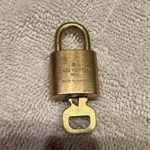 Louis Vuitton Brass Padlock with Key 320 - Picture 2 of 8